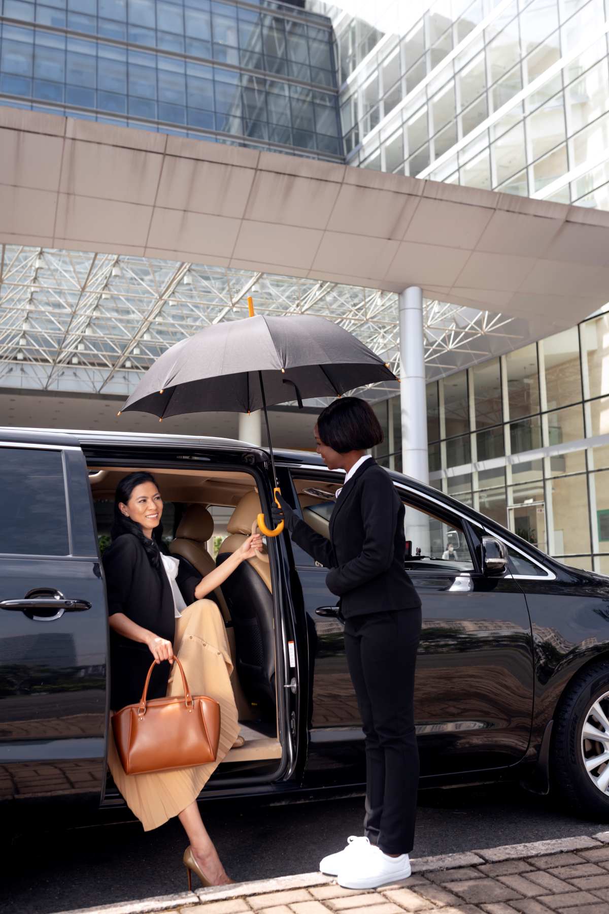 Commercial airport transfers service by Affects PCS professional chauffeurs