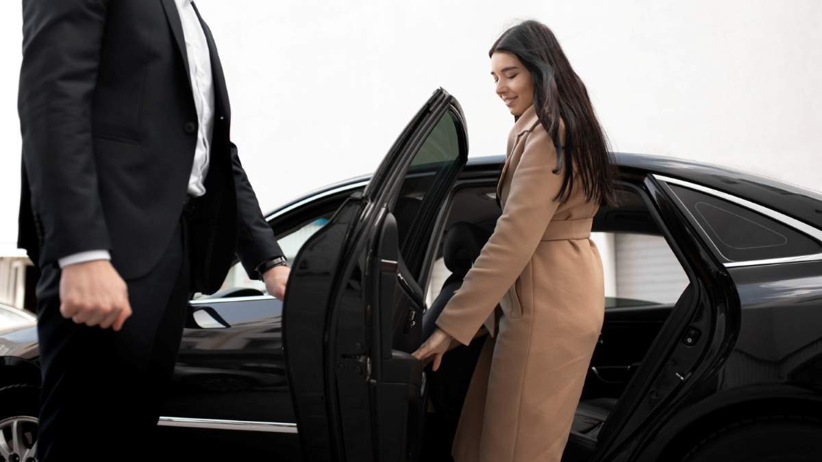 Door-to-door limo service with professional chauffeur in Indianapolis